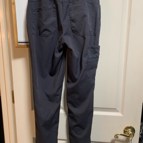 Grey’s Anatomy Barco gray scrub set size XSmall EUC - Picture 9 of 11